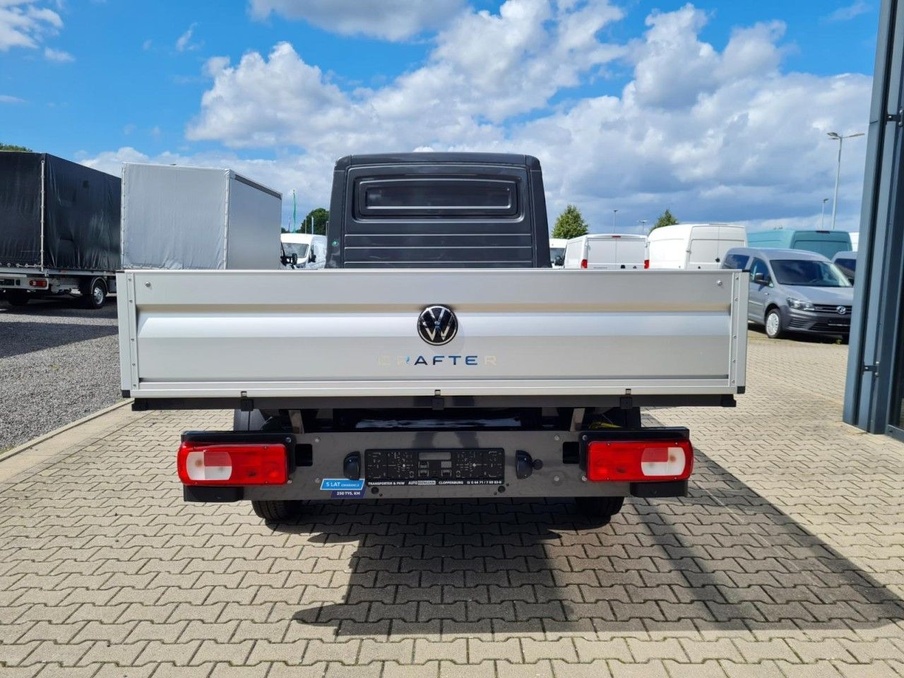Platós kisteherautó Volkswagen Crafter 35 DOKA 7-Sitze Maxi L4 KLIMA TEMPOMAT: 7 kép.