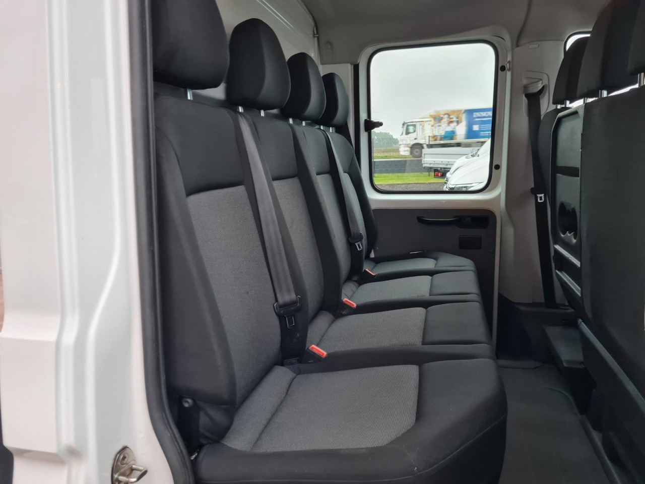 Volkswagen Crafter 35 Doka MR Pritsche AHK Klima 7 Sitzer - Platós kisteherautó, Duplakabinos kisteherautó: 4 kép. Volkswagen Crafter 35 Doka MR Pritsche AHK Klima 7 Sitzer - Platós kisteherautó, Duplakabinos kisteherautó: 4 kép.