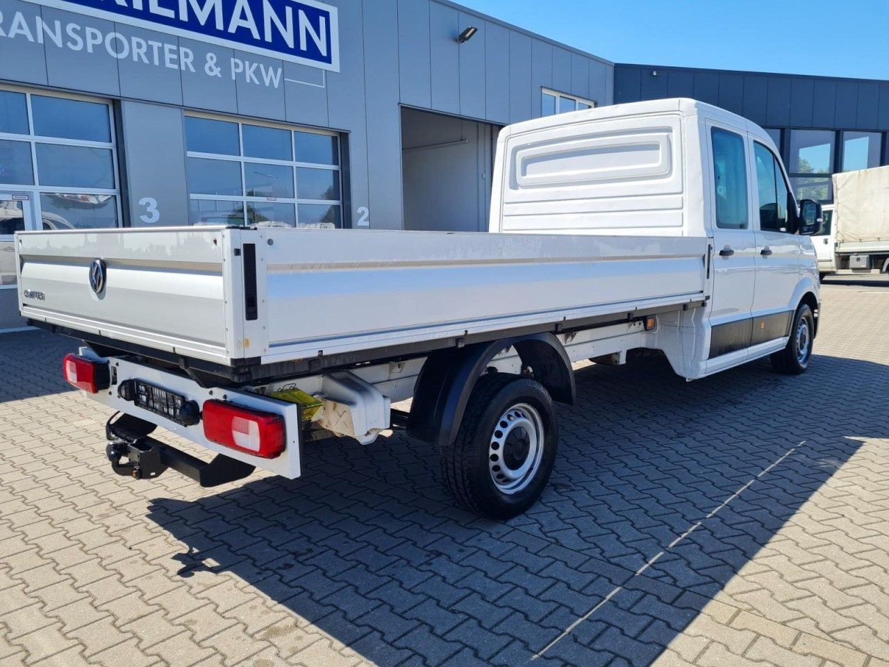 Volkswagen Crafter 35 Doka TDI Lang AHK KLIMA - Platós kisteherautó, Duplakabinos kisteherautó: 4 kép. Volkswagen Crafter 35 Doka TDI Lang AHK KLIMA - Platós kisteherautó, Duplakabinos kisteherautó: 4 kép.