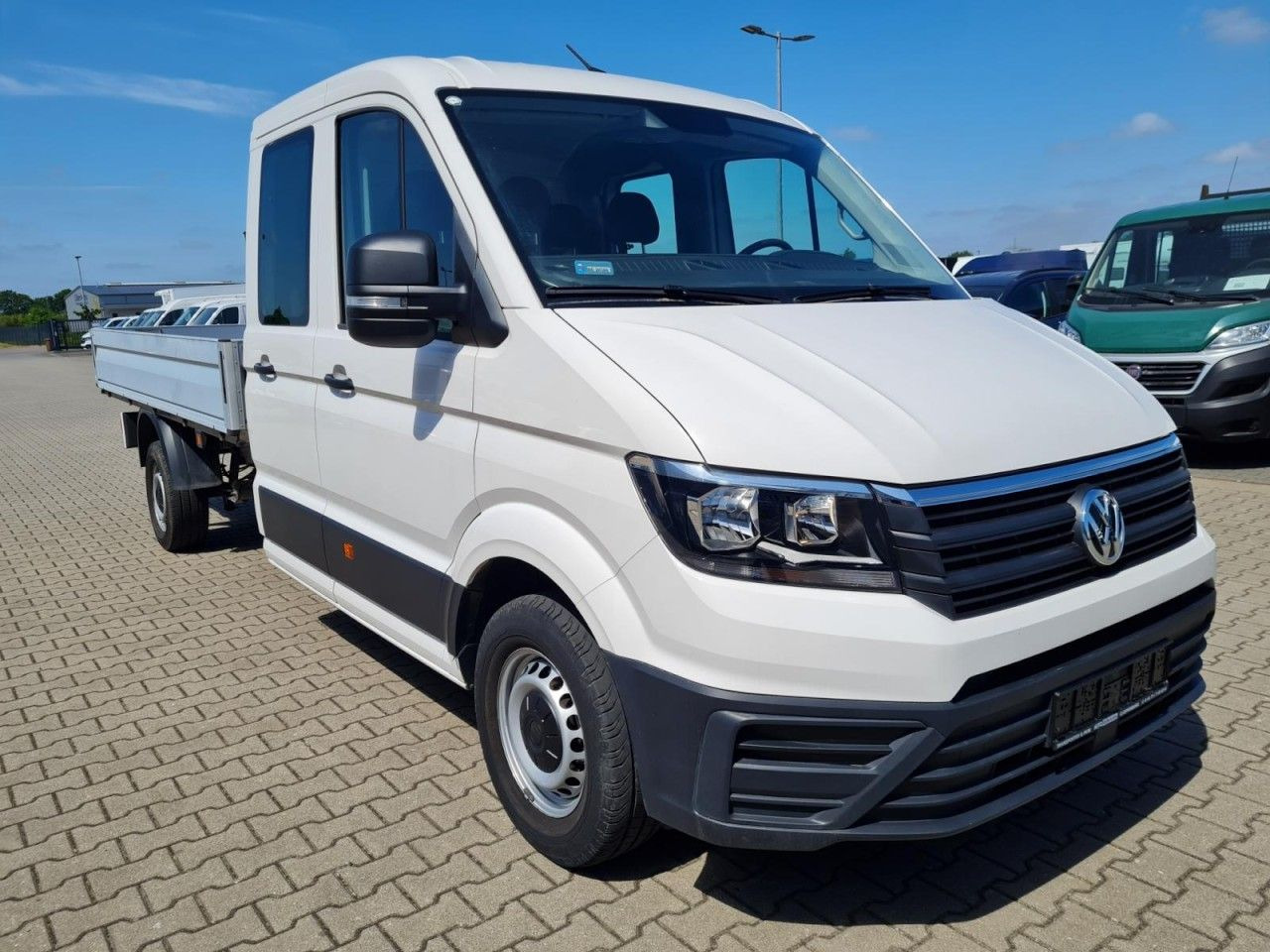 Volkswagen Crafter 35 Doka TDI Lang AHK KLIMA - Platós kisteherautó, Duplakabinos kisteherautó: 3 kép. Volkswagen Crafter 35 Doka TDI Lang AHK KLIMA - Platós kisteherautó, Duplakabinos kisteherautó: 3 kép.