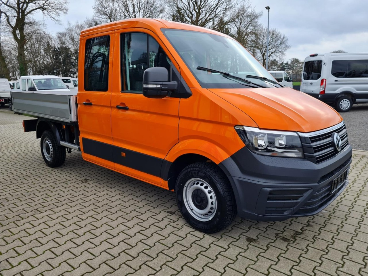 Volkswagen Crafter 35 Doka TDI MR AHK ERGO KLIMA Tempomat - Platós kisteherautó, Duplakabinos kisteherautó: 4 kép. Volkswagen Crafter 35 Doka TDI MR AHK ERGO KLIMA Tempomat - Platós kisteherautó, Duplakabinos kisteherautó: 4 kép.