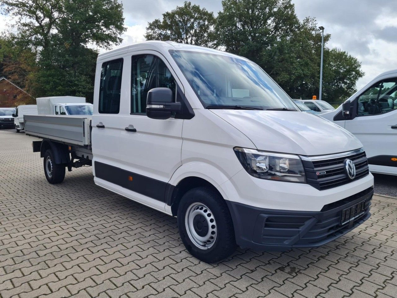 Volkswagen Crafter 35 Doka TDI Pritsche L4 4Motion - Platós kisteherautó, Duplakabinos kisteherautó: 3 kép. Volkswagen Crafter 35 Doka TDI Pritsche L4 4Motion - Platós kisteherautó, Duplakabinos kisteherautó: 3 kép.