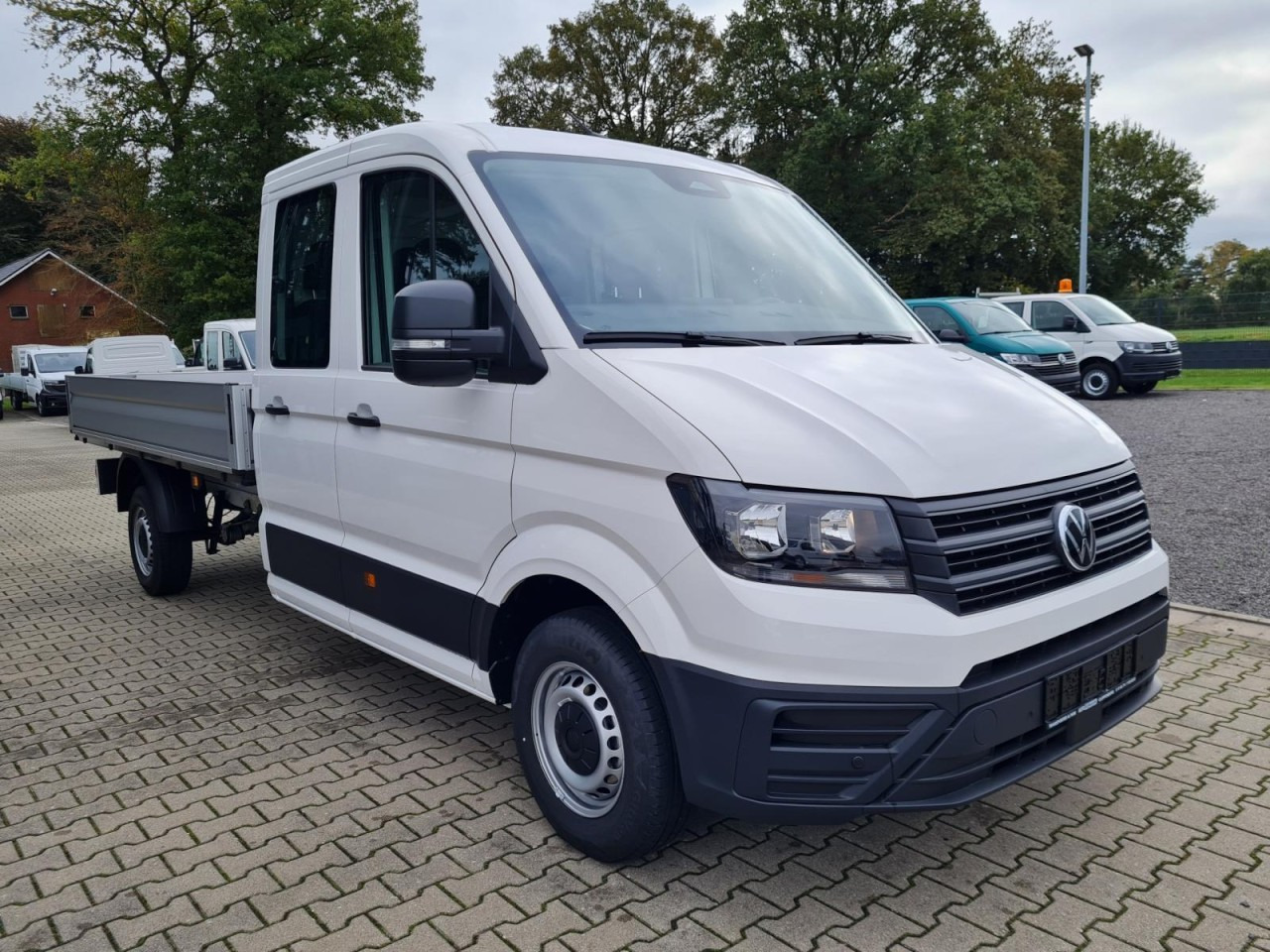 Volkswagen Crafter 35 Doka TDI Pritsche L4 AHK Komfortsitz - Platós kisteherautó, Duplakabinos kisteherautó: 3 kép. Volkswagen Crafter 35 Doka TDI Pritsche L4 AHK Komfortsitz - Platós kisteherautó, Duplakabinos kisteherautó: 3 kép.