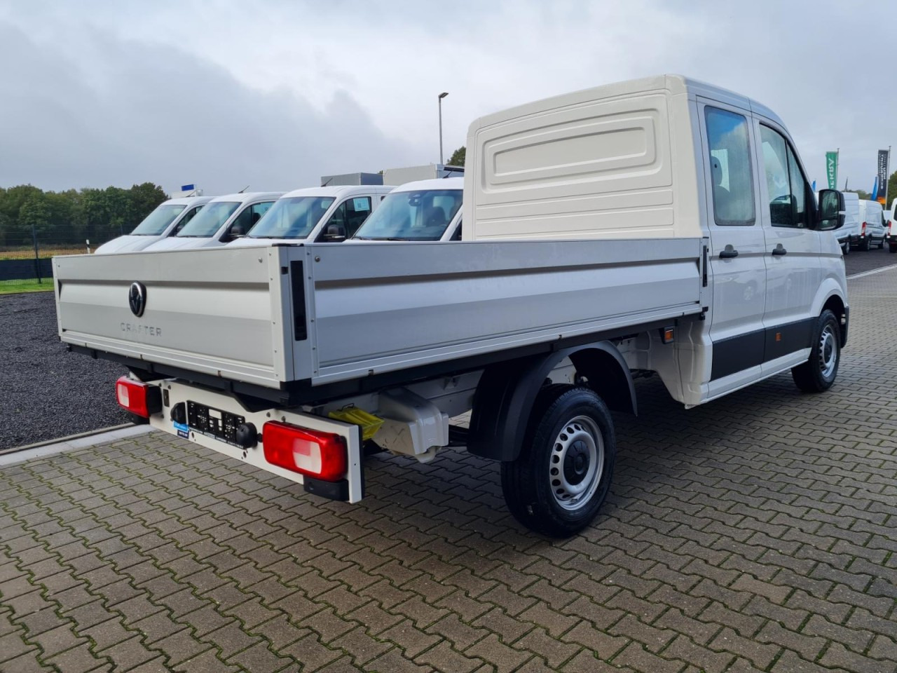 Volkswagen Crafter 35 Doka TDI Pritsche MR KLIMA TEMPOMAT - Platós kisteherautó, Duplakabinos kisteherautó: 4 kép. Volkswagen Crafter 35 Doka TDI Pritsche MR KLIMA TEMPOMAT - Platós kisteherautó, Duplakabinos kisteherautó: 4 kép.