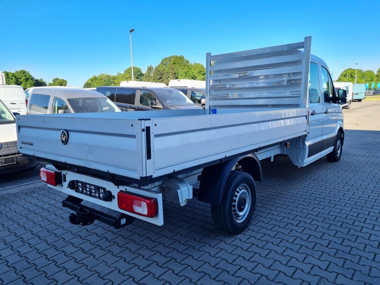 Volkswagen Crafter 35 Doka TDI lang AHK Klima - Platós kisteherautó, Duplakabinos kisteherautó: 4 kép. Volkswagen Crafter 35 Doka TDI lang AHK Klima - Platós kisteherautó, Duplakabinos kisteherautó: 4 kép.