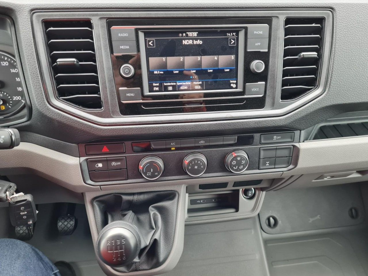 Furgon, Duplakabinos kisteherautó Volkswagen Crafter 35 Kasten Plus 4MOTION Doka Mixto L4H3: 11 kép.