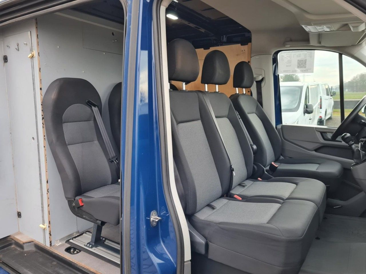 Volkswagen Crafter 35 Kasten Plus Doka mixto NAVI AHK 6 Sit - Furgon, Duplakabinos kisteherautó: 5 kép. Volkswagen Crafter 35 Kasten Plus Doka mixto NAVI AHK 6 Sit - Furgon, Duplakabinos kisteherautó: 5 kép.