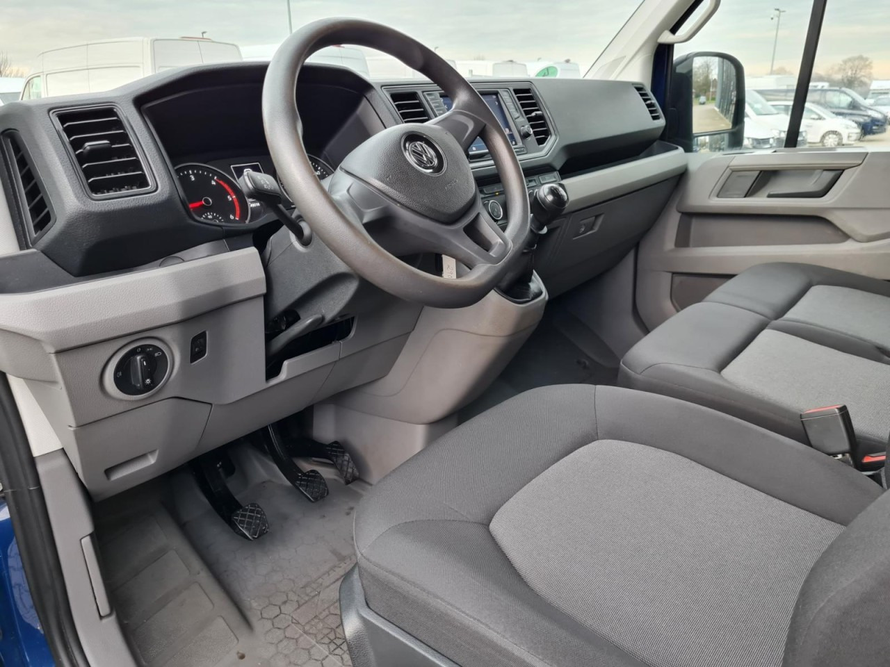 Furgon, Duplakabinos kisteherautó Volkswagen Crafter 35 Kasten Plus Doka mixto NAVI AHK 6 Sitzer: 10 kép. Furgon, Duplakabinos kisteherautó Volkswagen Crafter 35 Kasten Plus Doka mixto NAVI AHK 6 Sitzer: 10 kép.