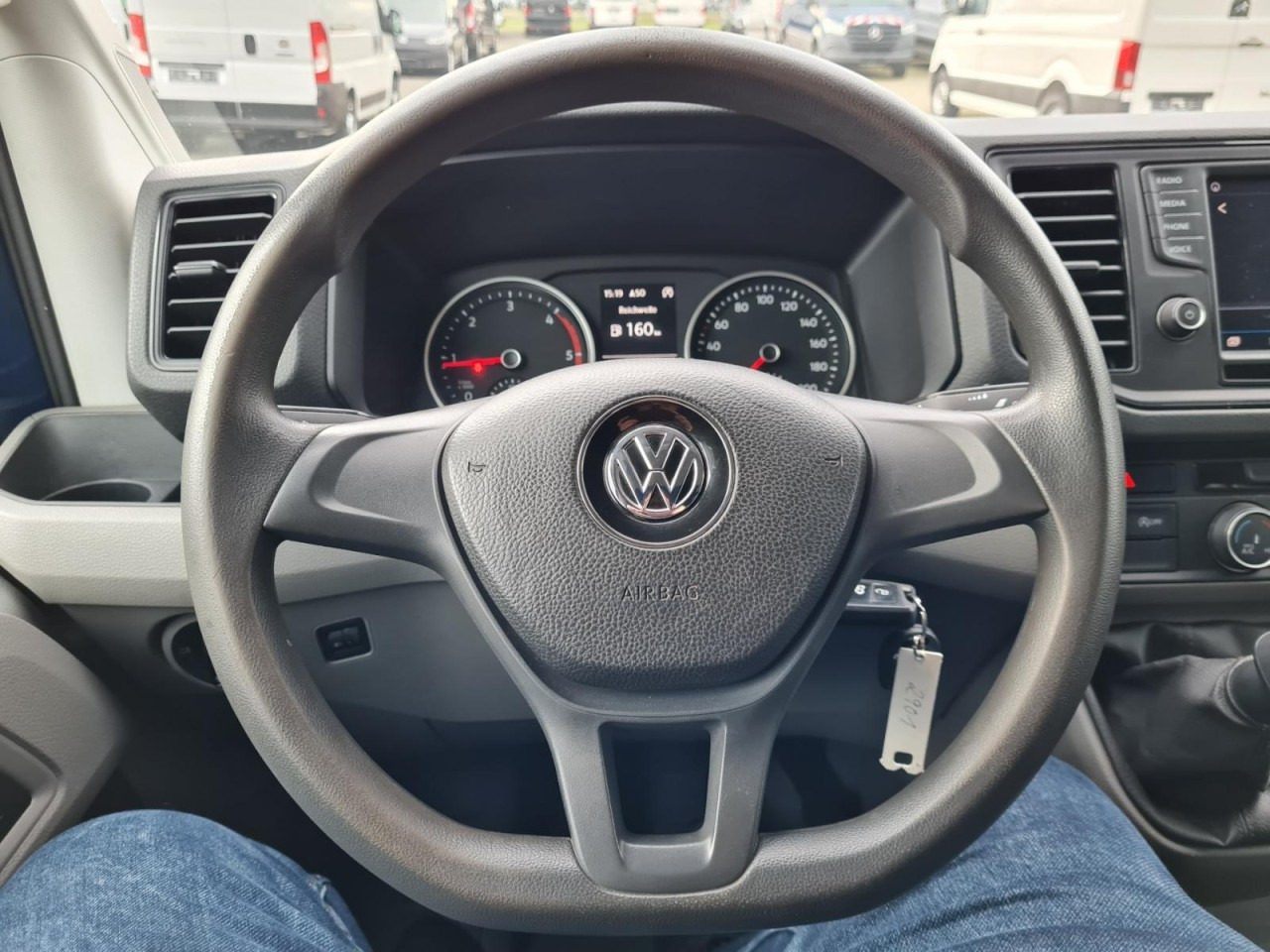 Furgon, Duplakabinos kisteherautó Volkswagen Crafter 35 Kasten Plus Doka mixto NAVI AHK 6 Sitzer: 11 kép. Furgon, Duplakabinos kisteherautó Volkswagen Crafter 35 Kasten Plus Doka mixto NAVI AHK 6 Sitzer: 11 kép.