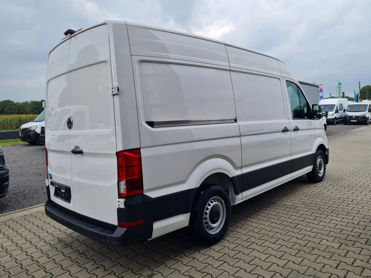 Volkswagen Crafter 35 Kasten TDI L3H3 LED TEMPOMAT AUTOMATIK - Furgon: 4 kép. Volkswagen Crafter 35 Kasten TDI L3H3 LED TEMPOMAT AUTOMATIK - Furgon: 4 kép.
