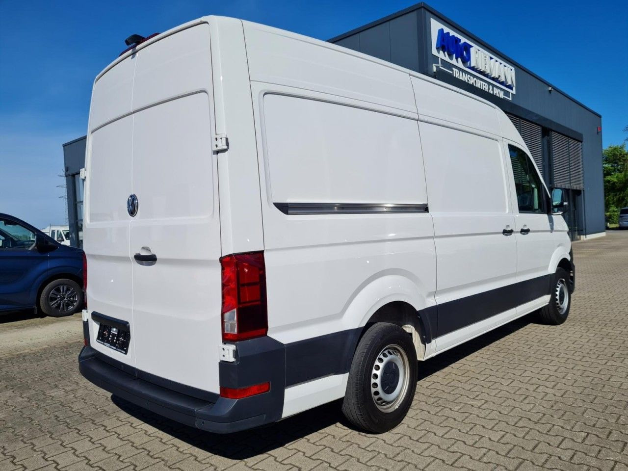 Volkswagen Crafter 35 Kasten TDI L3H3 MR Kamera Verkleidung - Furgon: 4 kép. Volkswagen Crafter 35 Kasten TDI L3H3 MR Kamera Verkleidung - Furgon: 4 kép.