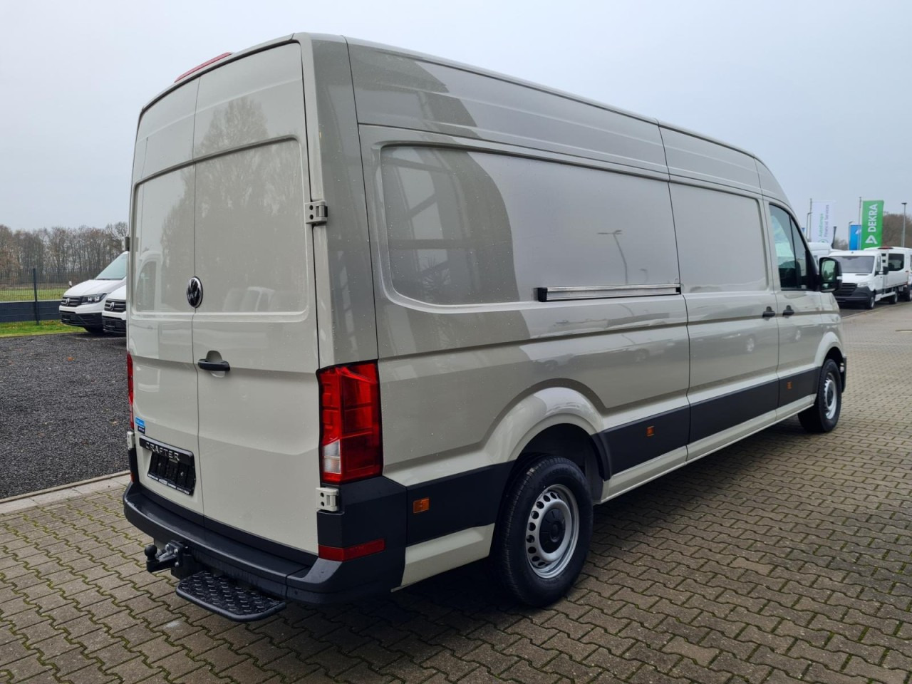 Volkswagen Crafter 35 Kasten TDI LR L4H3 AHK LED Tempom - Furgon: 4 kép. Volkswagen Crafter 35 Kasten TDI LR L4H3 AHK LED Tempom - Furgon: 4 kép.