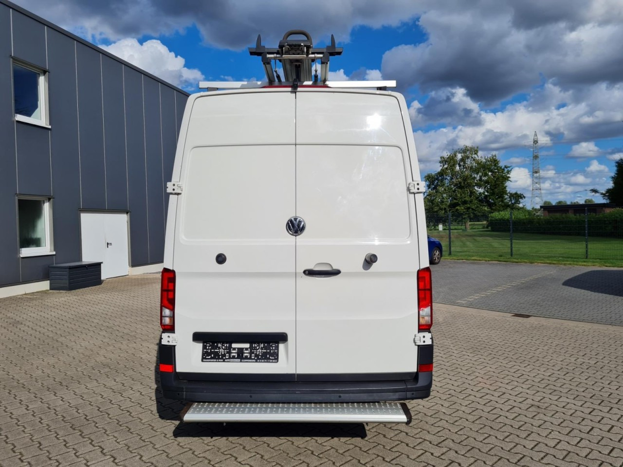 Volkswagen Crafter 35 Kasten TDI MR L3H3 NAVI TOUCH KAMERA - Furgon: 5 kép. Volkswagen Crafter 35 Kasten TDI MR L3H3 NAVI TOUCH KAMERA - Furgon: 5 kép.