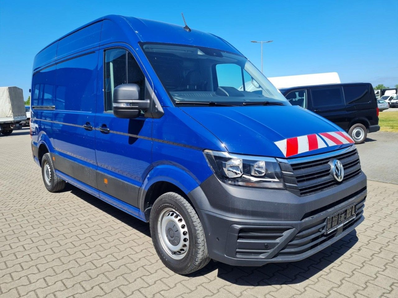 Volkswagen Crafter 35 Kasten TDI MR L3H3 RWD AHK - Furgon: 3 kép. Volkswagen Crafter 35 Kasten TDI MR L3H3 RWD AHK - Furgon: 3 kép.