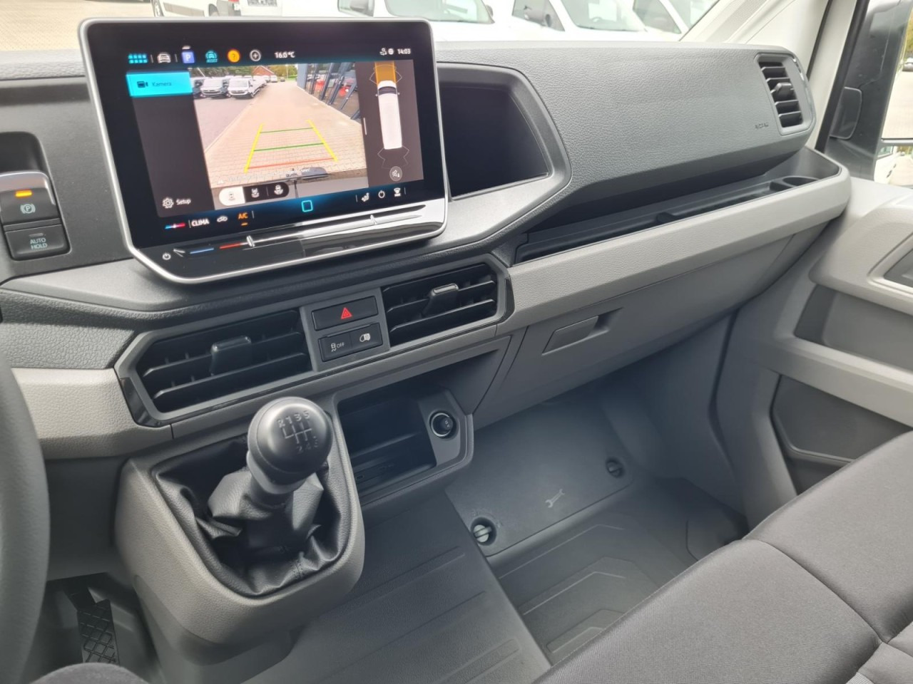 Furgon Volkswagen Crafter 35 Kasten TDI MR L3H3 STANDHEIZ AHK: 12 kép.