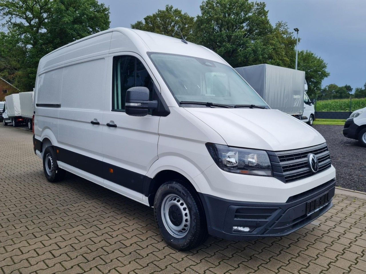 Volkswagen Crafter 35 Kasten TDI MR PDC KLIMA TEMPOMAT - Furgon: 3 kép. Volkswagen Crafter 35 Kasten TDI MR PDC KLIMA TEMPOMAT - Furgon: 3 kép.