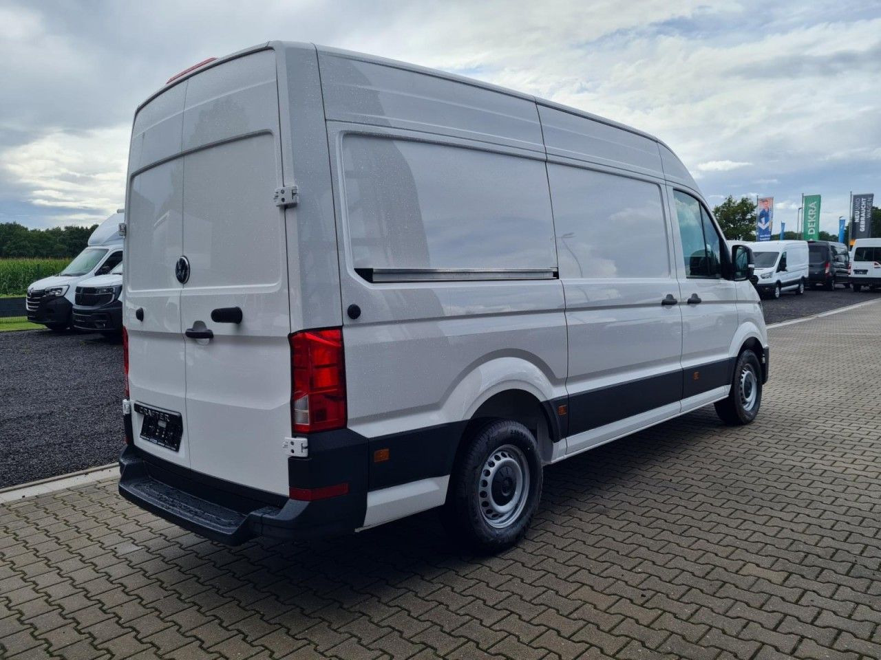 Volkswagen Crafter 35 Kasten TDI MR PDC Werkstatteinricht. - Furgon: 5 kép. Volkswagen Crafter 35 Kasten TDI MR PDC Werkstatteinricht. - Furgon: 5 kép.
