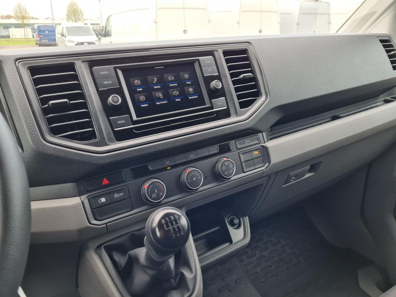 Furgon Volkswagen Crafter 35 Kasten lang L4H2 KLIMA NAVI_APP HOLZB: 10 kép.