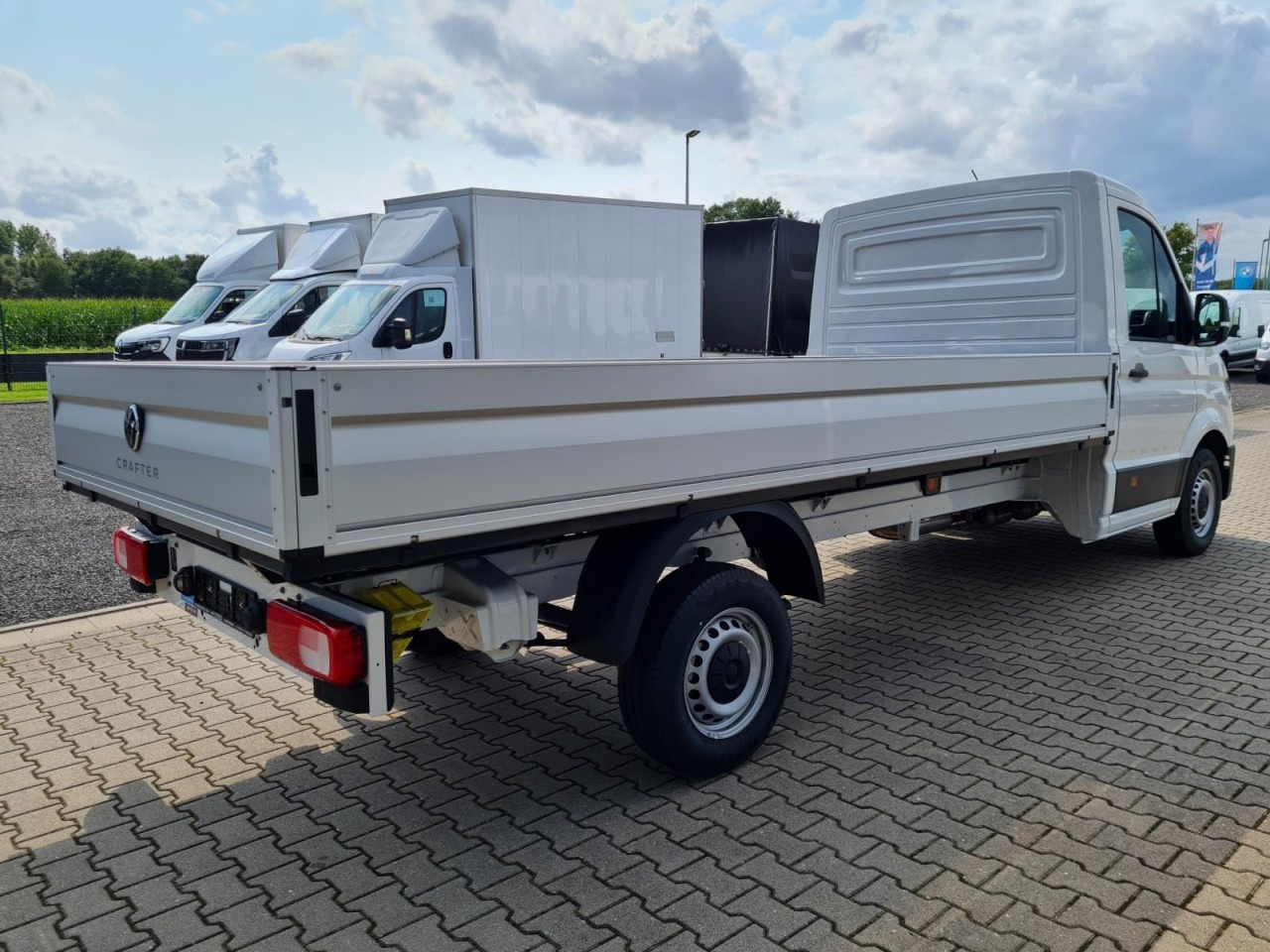 Volkswagen Crafter 35 Pritsche TDi L4 lang KLIMA TEMPOMAT - Platós kisteherautó: 4 kép. Volkswagen Crafter 35 Pritsche TDi L4 lang KLIMA TEMPOMAT - Platós kisteherautó: 4 kép.