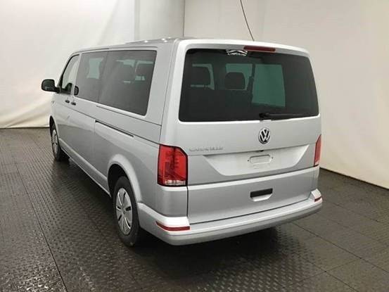 Volkswagen T6.1 Caravelle TDI lang 9 Sitzer 2 Schiebetüren Trendl. - Minibusz, Kisbusz: 3 kép. Volkswagen T6.1 Caravelle TDI lang 9 Sitzer 2 Schiebetüren Trendl. - Minibusz, Kisbusz: 3 kép.