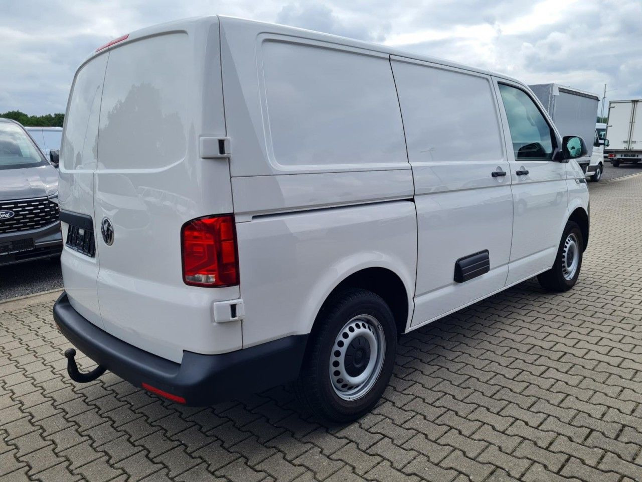 Volkswagen T6.1 Kasten 2.0 TDI KR Hecktüren AHK - Kis furgon: 4 kép. Volkswagen T6.1 Kasten 2.0 TDI KR Hecktüren AHK - Kis furgon: 4 kép.