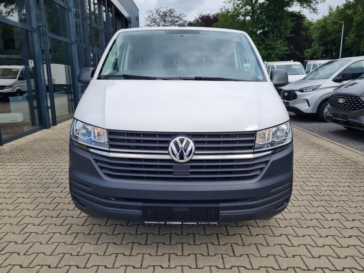 Volkswagen T6.1 Kasten 2.0 TDI KR Hecktüren AHK - Kis furgon: 2 kép. Volkswagen T6.1 Kasten 2.0 TDI KR Hecktüren AHK - Kis furgon: 2 kép.