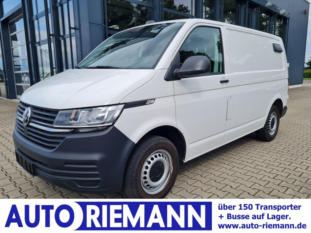Volkswagen T6.1 Kasten 2.0 TDI KR Hecktüren AHK - Kis furgon: 1 kép. Volkswagen T6.1 Kasten 2.0 TDI KR Hecktüren AHK - Kis furgon: 1 kép.