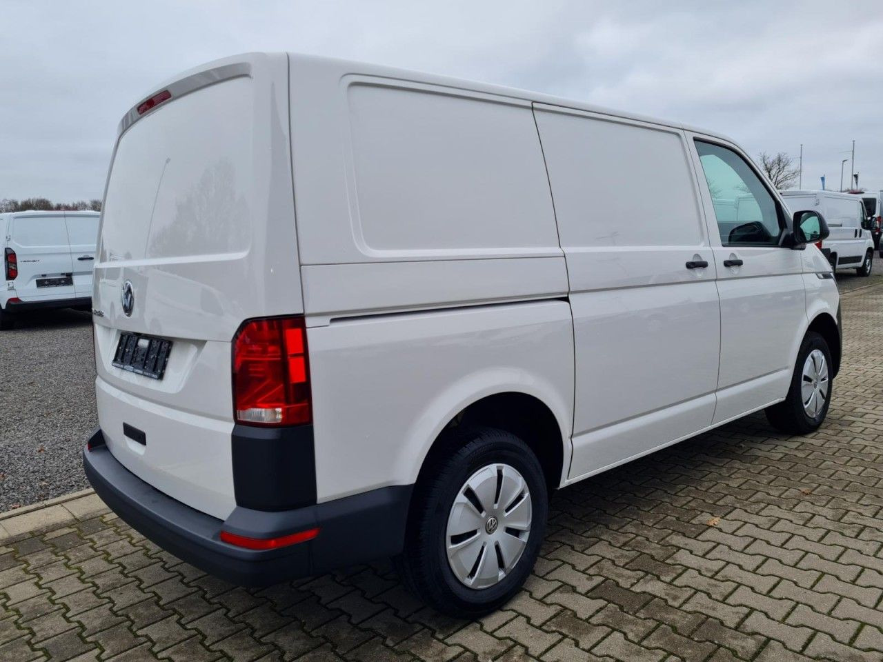 Volkswagen T6.1 Kasten L1 KR Heckklappe KAMERA KLIMA ALLWET - Kis furgon: 4 kép. Volkswagen T6.1 Kasten L1 KR Heckklappe KAMERA KLIMA ALLWET - Kis furgon: 4 kép.