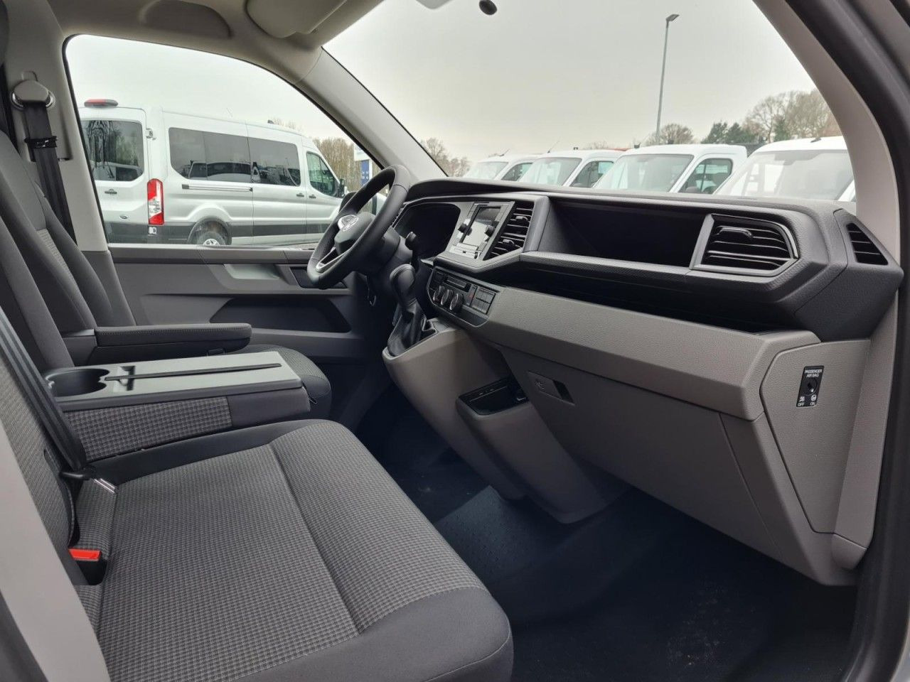 Kis furgon Volkswagen T6.1 Kasten TDI lang DSG LED KAMERA TEMPOMAT: 15 kép.