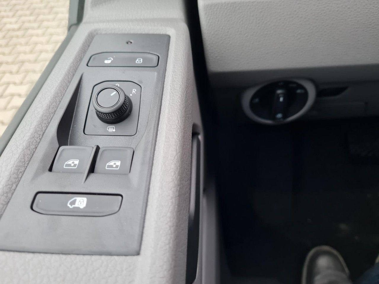 Kis furgon Volkswagen T6.1 Kasten TDI lang DSG LED KAMERA TEMPOMAT: 24 kép.