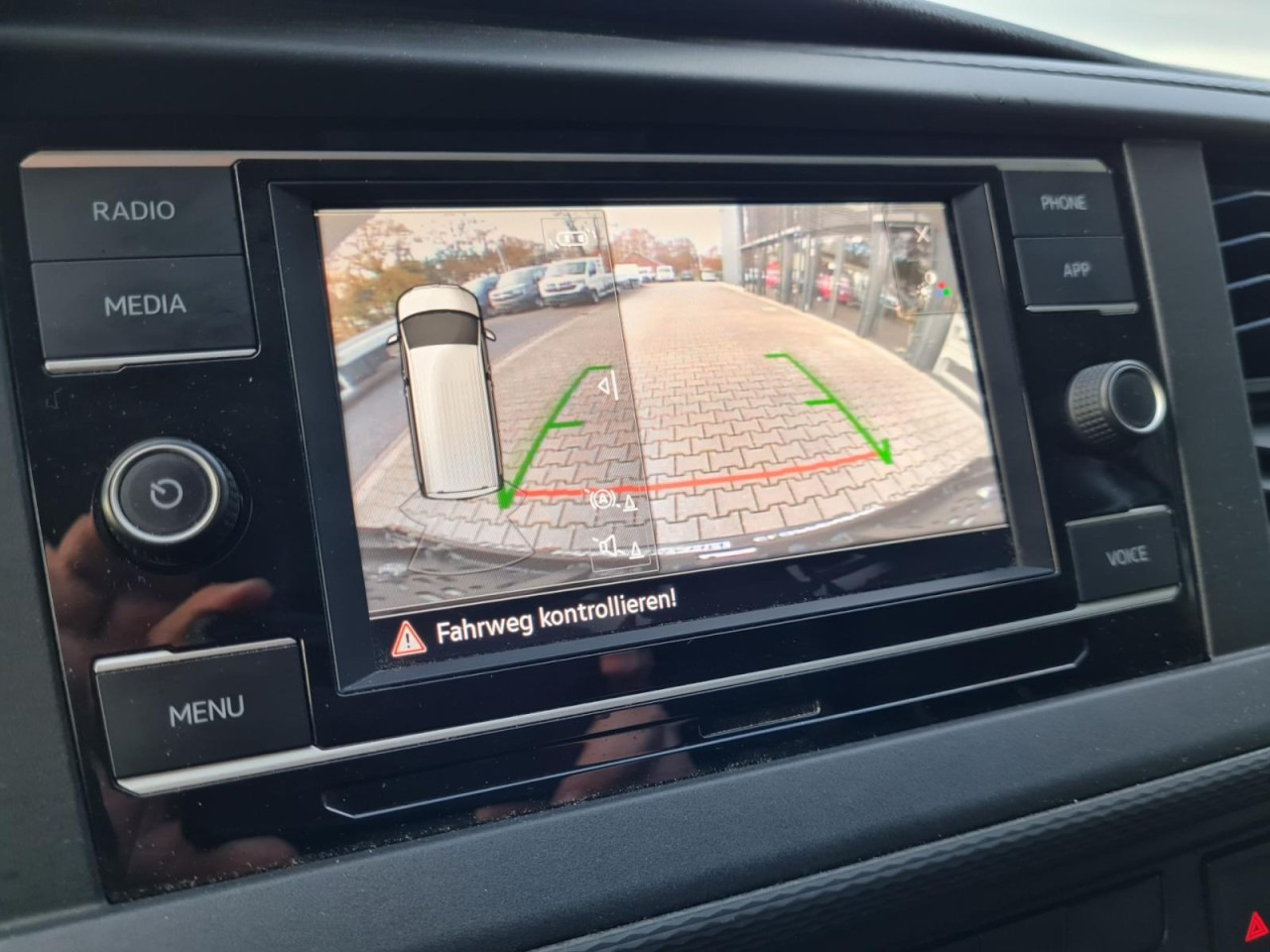 Kis furgon Volkswagen T6.1 Kasten TDI lang L2H1 DSG PDC KLIMA KAMERA: 13 kép.