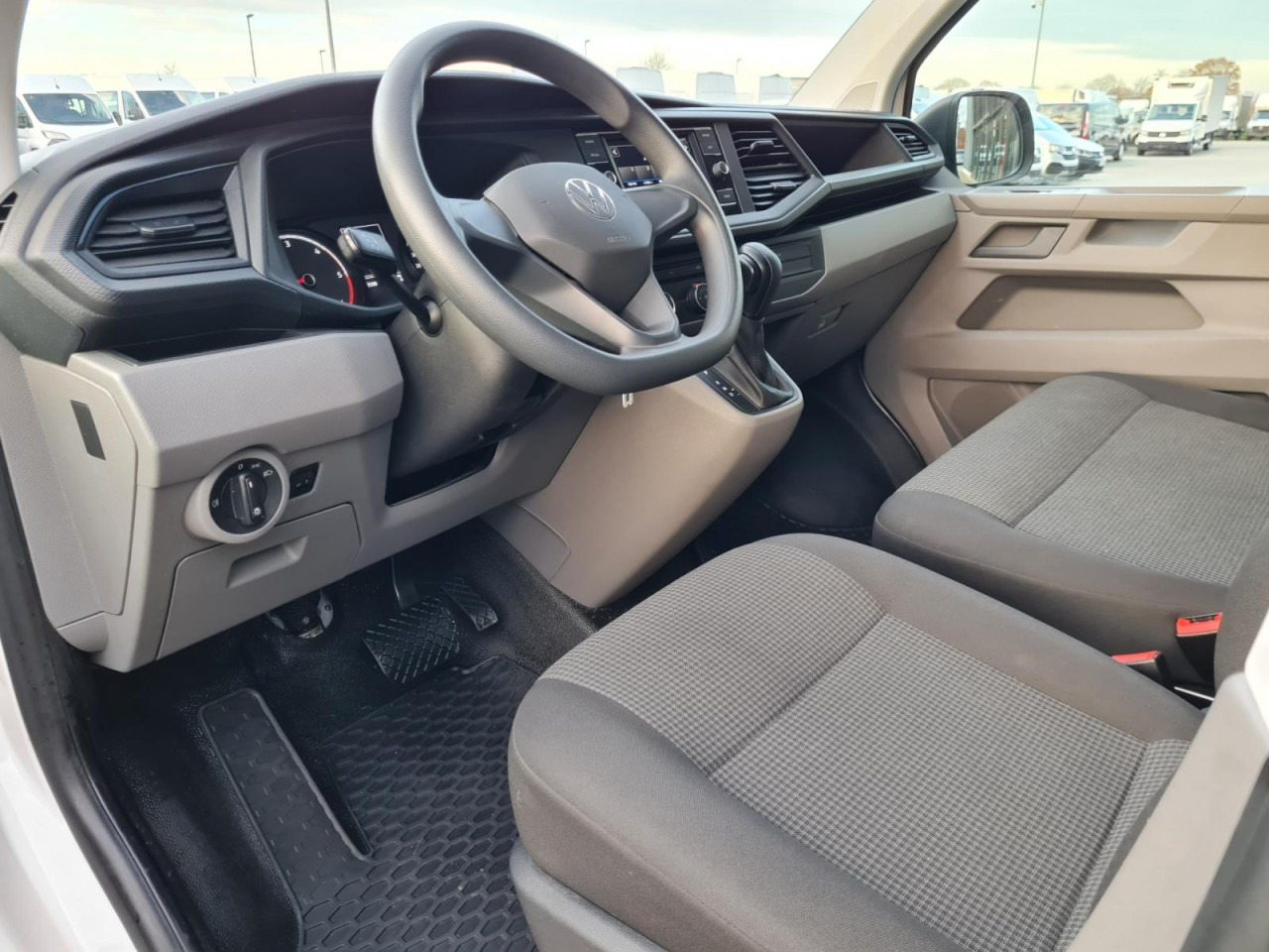 Kis furgon Volkswagen T6.1 Kasten TDI lang L2H1 DSG PDC KLIMA KAMERA: 8 kép.