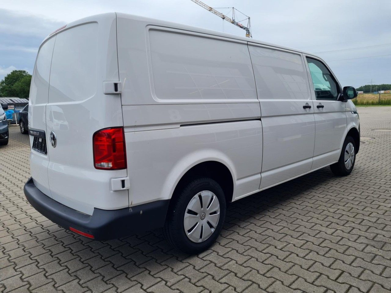 Volkswagen T6.1 Kasten lang DSG KLIMA KOMFORT ACC TEMPO PDC - Kis furgon: 4 kép. Volkswagen T6.1 Kasten lang DSG KLIMA KOMFORT ACC TEMPO PDC - Kis furgon: 4 kép.