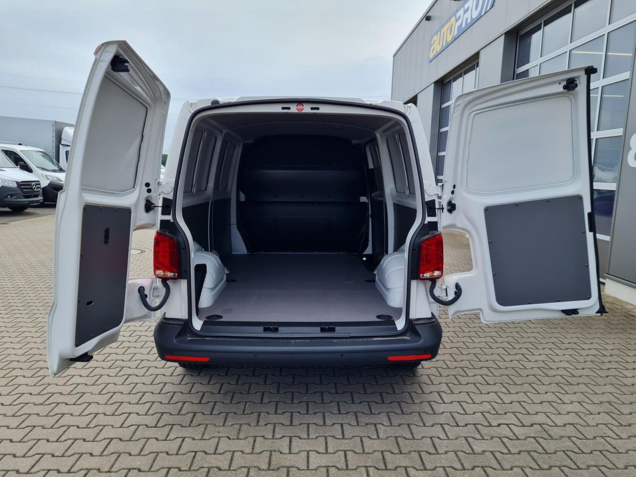 Kis furgon Volkswagen T6.1 Kasten lang DSG KLIMA KOMFORT ACC TEMPO PDC: 18 kép.