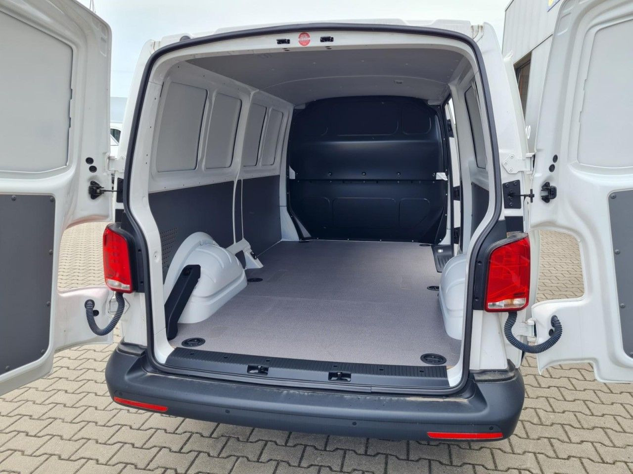 Kis furgon Volkswagen T6.1 Kasten lang DSG KLIMA KOMFORT ACC TEMPO PDC: 19 kép.