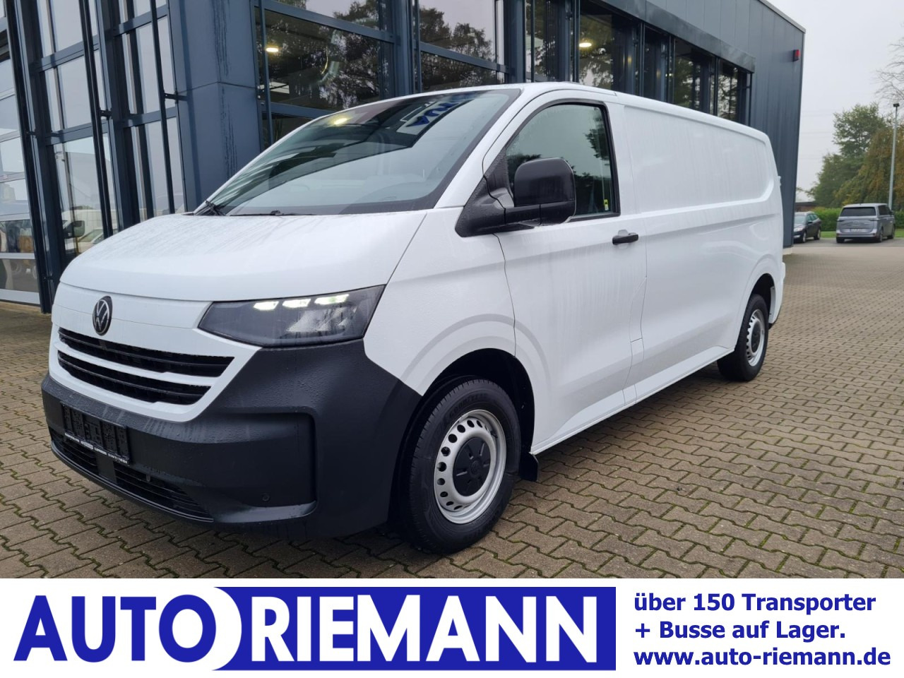 Volkswagen T7 Transporter Kasten TDI 4Motion LR L2H1 LED AUTOM. - Kis furgon: 1 kép. Volkswagen T7 Transporter Kasten TDI 4Motion LR L2H1 LED AUTOM. - Kis furgon: 1 kép.