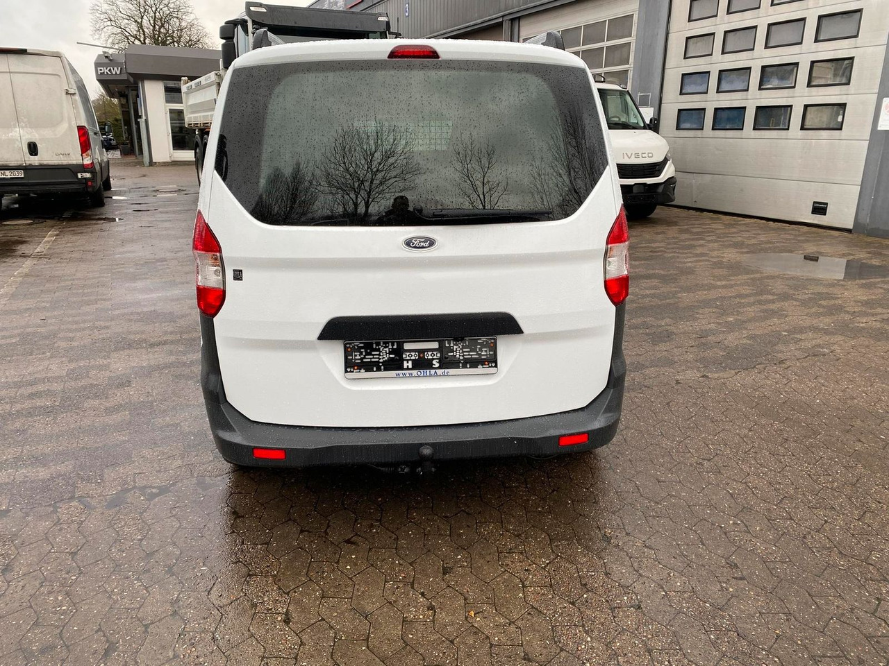 Ford Transit Courier 1.0 Trend Klima,AHK+Rückfahrk... - Kisbusz: 4 kép. Ford Transit Courier 1.0 Trend Klima,AHK+Rückfahrk... - Kisbusz: 4 kép.
