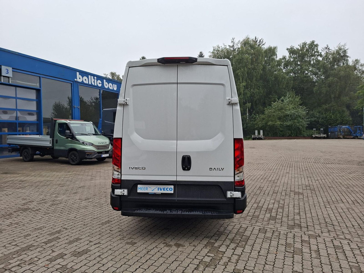 Iveco 35S16A8V Klima, Radio, Kamera ab 0% Finanzierbar - Furgon: 4 kép. Iveco 35S16A8V Klima, Radio, Kamera ab 0% Finanzierbar - Furgon: 4 kép.