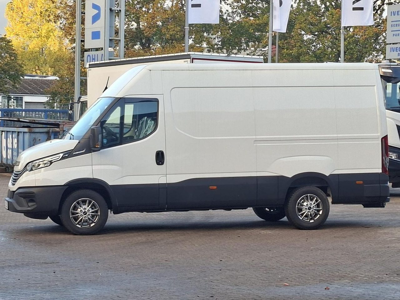 Iveco 35S18HA8V *AHK*RADIO*KAMERA*KLIMA* - Furgon: 2 kép. Iveco 35S18HA8V *AHK*RADIO*KAMERA*KLIMA* - Furgon: 2 kép.