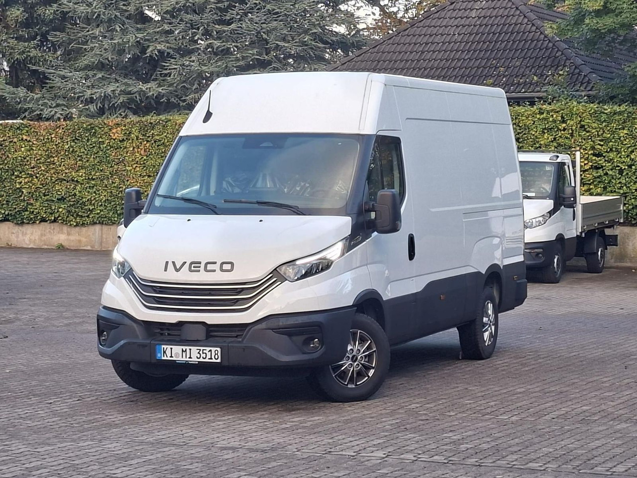 Iveco 35S18HA8V *AHK*RADIO*KAMERA*KLIMA* - Furgon: 1 kép. Iveco 35S18HA8V *AHK*RADIO*KAMERA*KLIMA* - Furgon: 1 kép.