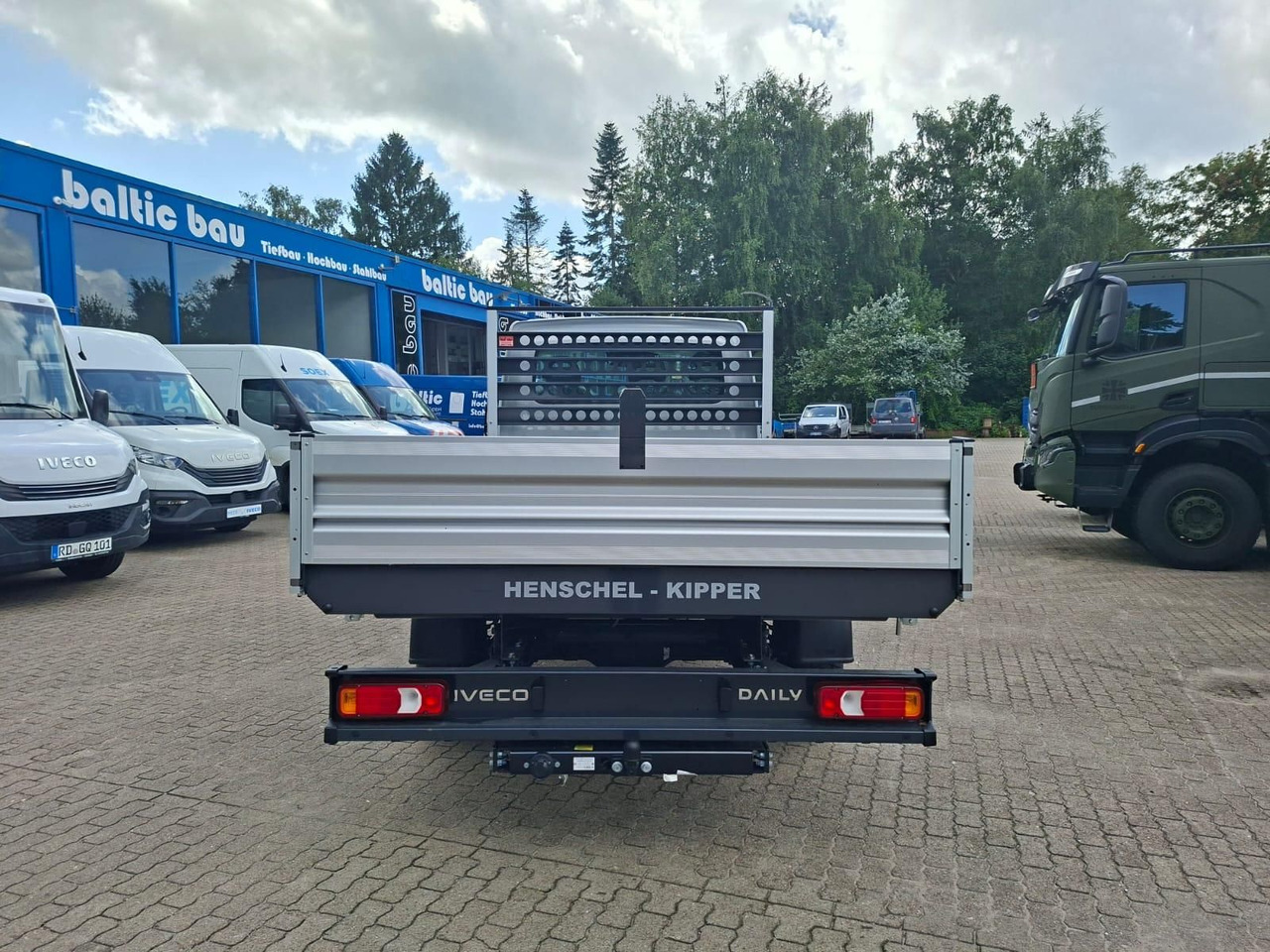 Iveco Daily 35S14A8Y Henschel 3-Seiten Kipper 100 k... - Platós kisteherautó: 5 kép. Iveco Daily 35S14A8Y Henschel 3-Seiten Kipper 100 k... - Platós kisteherautó: 5 kép.