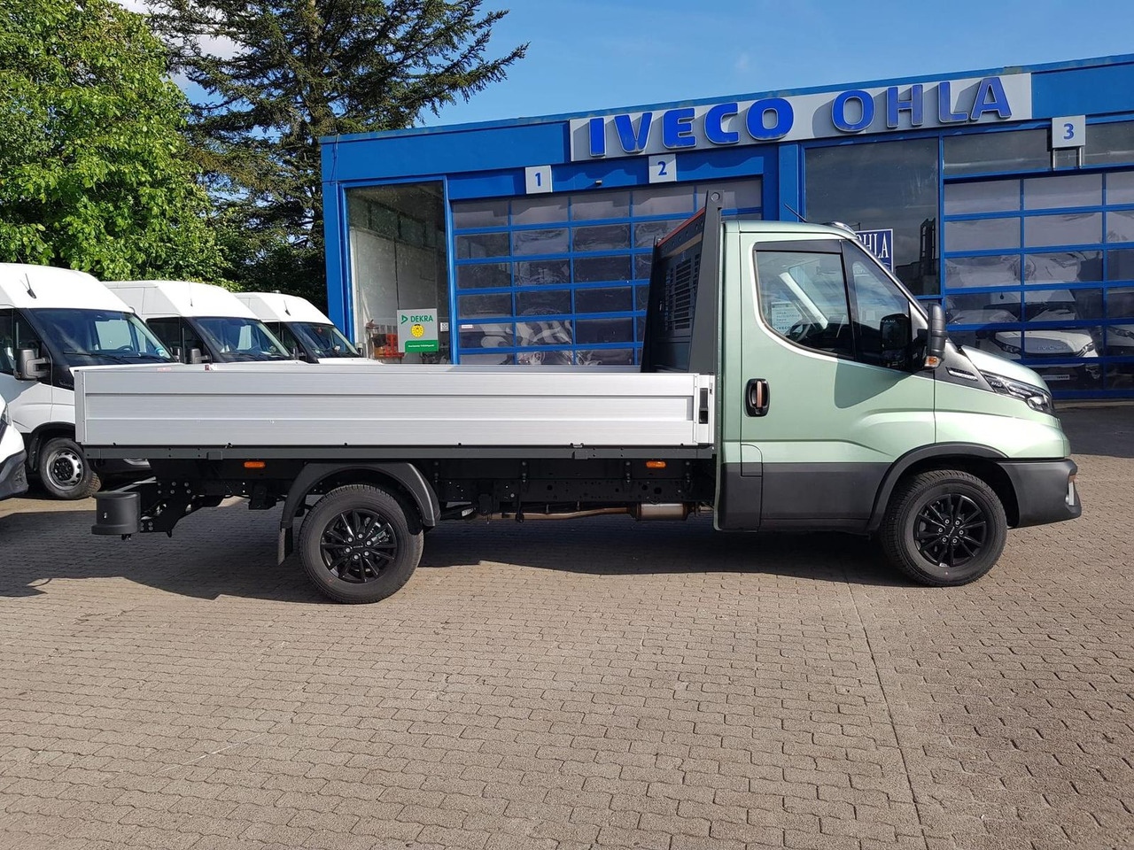Platós kisteherautó Iveco Daily 35S14HA8  Pritsche AHK 100 kW (136 PS),...: 8 kép.