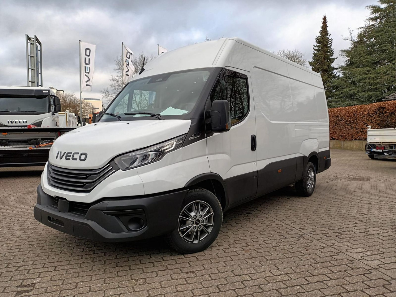 Iveco Daily 35S16A8 V 3520L - ab 0% Finanzieren - Furgon: 1 kép. Iveco Daily 35S16A8 V 3520L - ab 0% Finanzieren - Furgon: 1 kép.