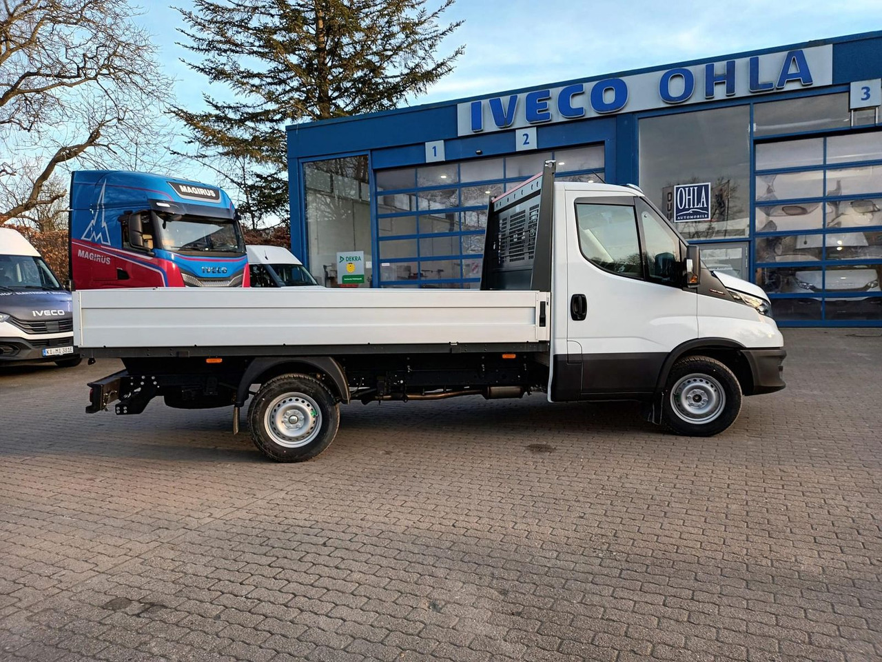 Iveco Daily 35S16H3.0 Pritsche,AHK, Rückfahrkamera... - Platós kisteherautó: 5 kép. Iveco Daily 35S16H3.0 Pritsche,AHK, Rückfahrkamera... - Platós kisteherautó: 5 kép.