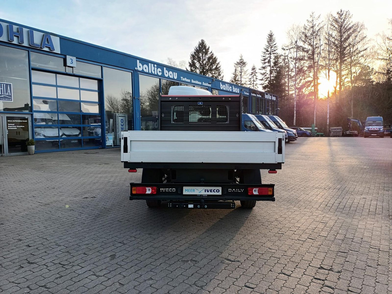 Iveco Daily 35S16H3.0 Pritsche,AHK, Rückfahrkamera... - Platós kisteherautó: 3 kép. Iveco Daily 35S16H3.0 Pritsche,AHK, Rückfahrkamera... - Platós kisteherautó: 3 kép.
