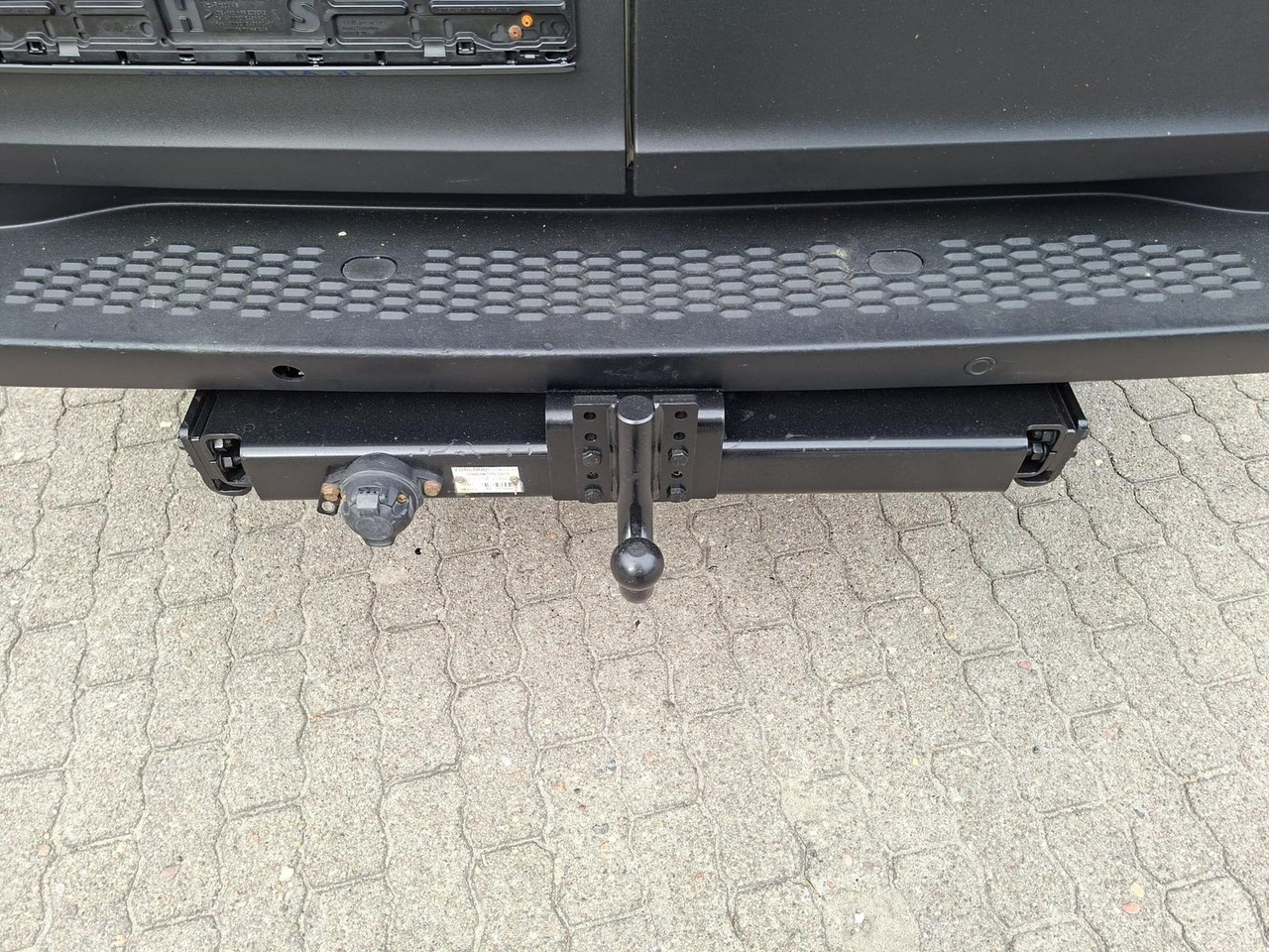 Iveco Daily 50C18HA8 V AHK, RADIO, KLIMA, 132 kW (1... - Platós kisteherautó: 5 kép. Iveco Daily 50C18HA8 V AHK, RADIO, KLIMA, 132 kW (1... - Platós kisteherautó: 5 kép.