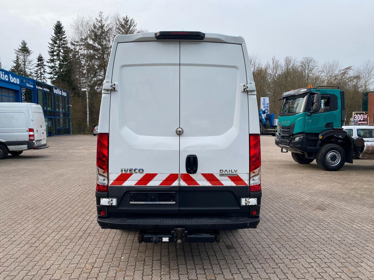 Iveco Daily 50C18HA8V 3520L *AHK* KLIMA*Sitzheizung... - Furgon: 5 kép. Iveco Daily 50C18HA8V 3520L *AHK* KLIMA*Sitzheizung... - Furgon: 5 kép.