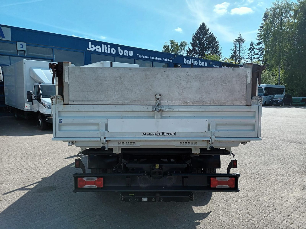 Iveco Daily 70C18H Meiler Dreiseitenkipper, AHK, Klima - Billenőplatós kisteherautó: 4 kép. Iveco Daily 70C18H Meiler Dreiseitenkipper, AHK, Klima - Billenőplatós kisteherautó: 4 kép.