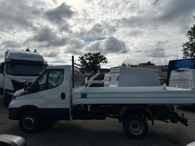 Iveco Daily 70C18H Meiller-Dreiseitenkipper 0% Finan.. - Billenőplatós kisteherautó: 4 kép. Iveco Daily 70C18H Meiller-Dreiseitenkipper 0% Finan.. - Billenőplatós kisteherautó: 4 kép.