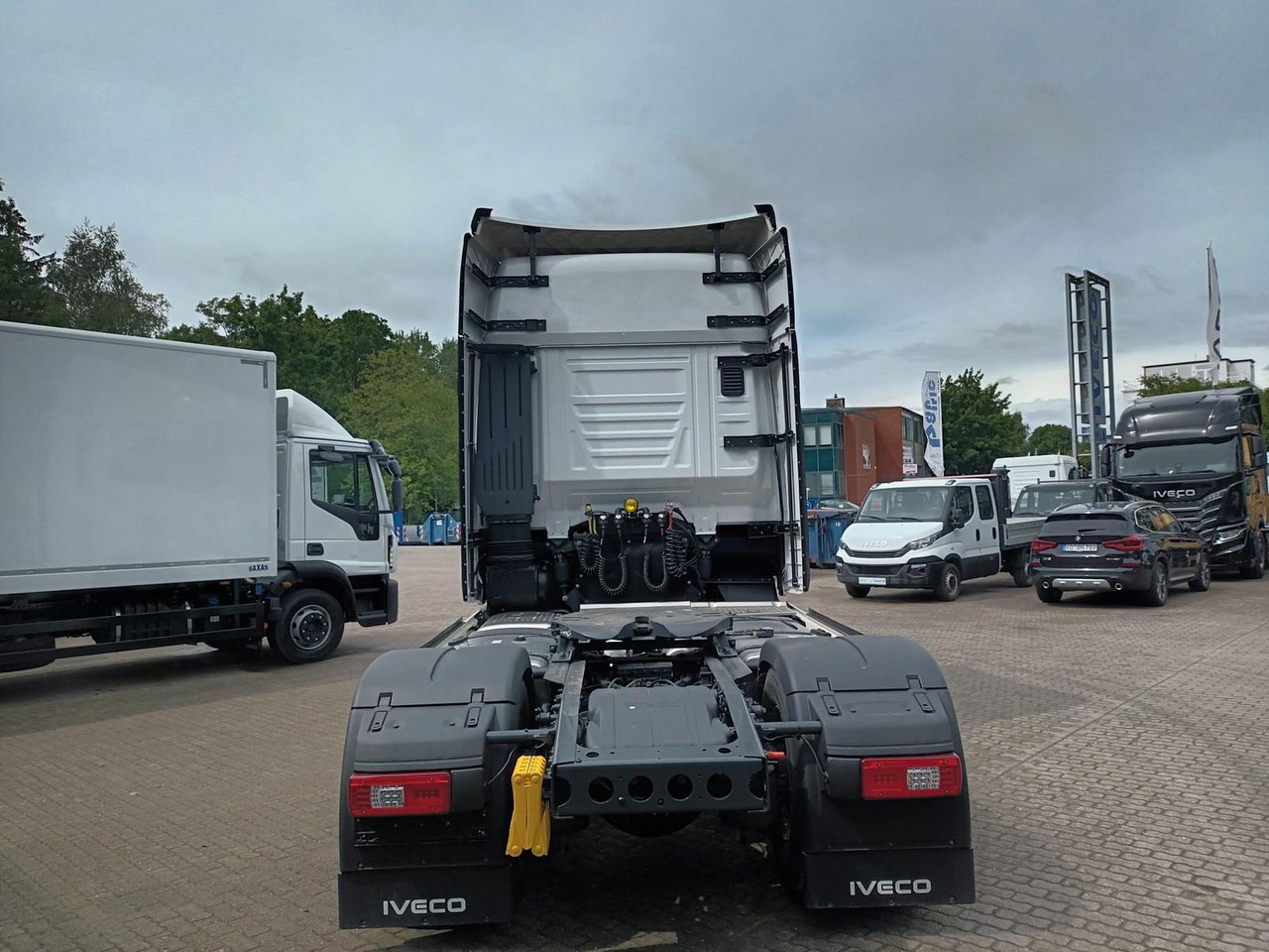 Iveco S-Way AS440S50T/FP SZM MIRROR - Nyergesvontató: 3 kép. Iveco S-Way AS440S50T/FP SZM MIRROR - Nyergesvontató: 3 kép.